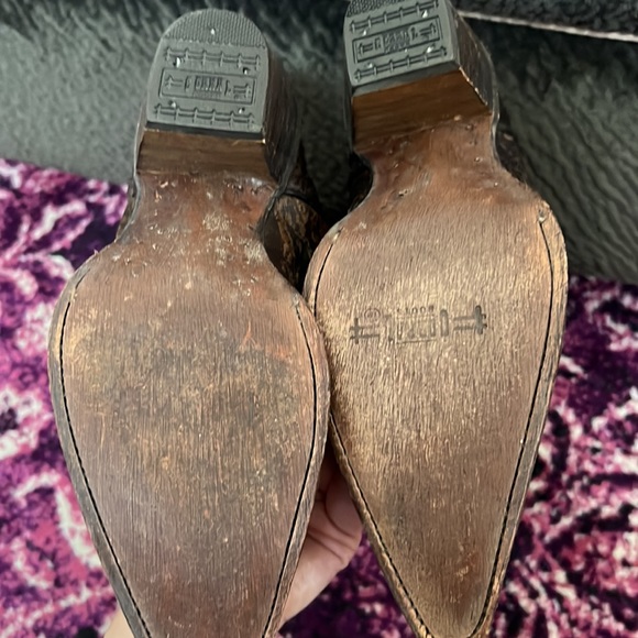 Corral Brown Western Boots with Heart Rhinestone Design - Picture 13 of 14